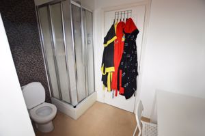 Ensuite- click for photo gallery